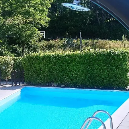 Resicence Solare Con Piscina 2 アパート Sueglio